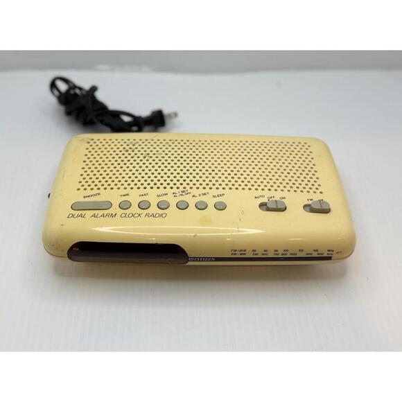VINTAGE RARE CITIZEN BEDSIDE ALARM CLOCK RADIO RARE - Picture 6 of 12